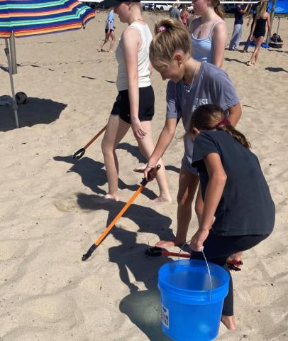 Beach cleanup volunteers